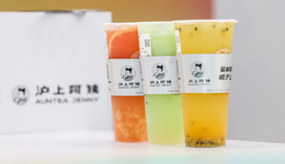 《光与夜之恋》是怎么将沪上阿姨送上热搜第一的？