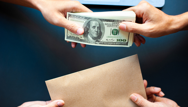 飞荣达“高买低卖”收关注函，标的公司估值大幅缩水被质疑利益输送