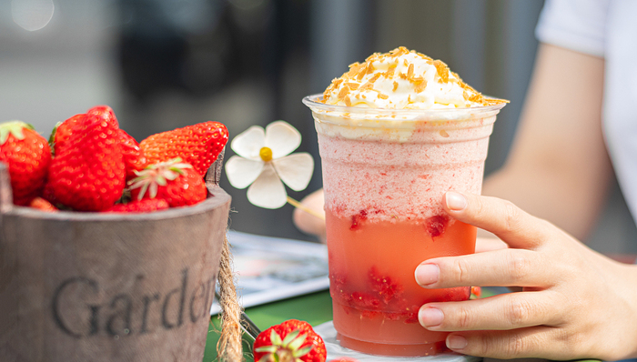 从联名、造型到赠品，奶茶品牌的花式营销总有一款会拿捏你