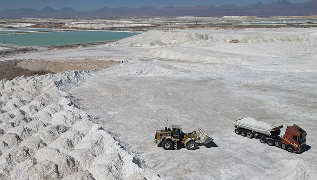 碳酸锂价格跌至55万元大关，还有多大下降空间？| 锂价动态㉓