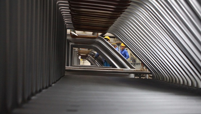 汽车业抢人大战：传统制造商激进招揽软件工程师，新势力趋向保守，复合型人才极度稀缺 | 回望2022⑲