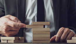 再陷低谷，只有造車能救小米？