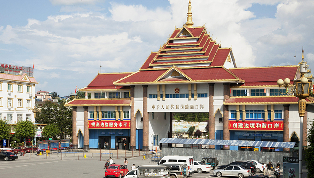 取消跨境代驾、货物消杀、通行证明，多个口岸货车通关趋向正常化