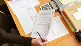 客户和供应商集中度较高，仅有6名股东的飞宇科技拟登陆创业板