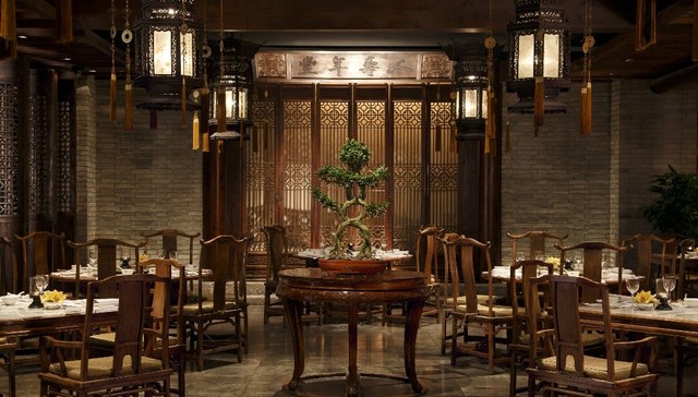 “菈朵芮·Ladurée”开上海旗舰店带来招牌马卡龙，歌帝梵推出兔年新春限量版巧克力 | 美食情报