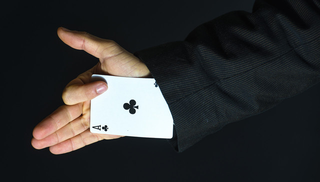 特大考试作弊案涉及超两千人，作弊考生是否触犯法律？