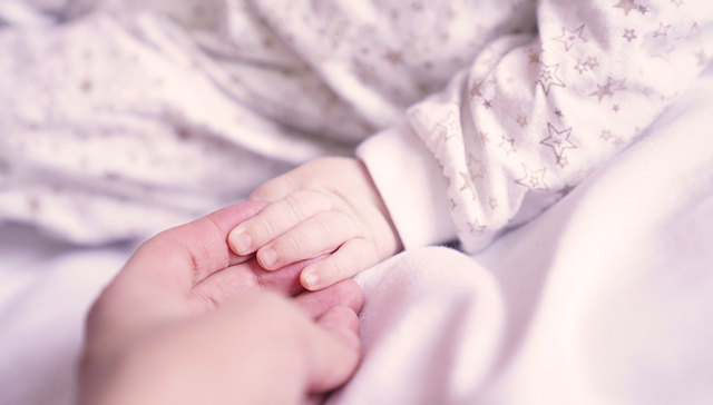 单亲妈妈家庭贫困化普遍，应出台专门性社会政策