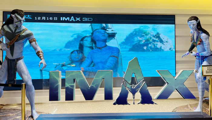 《阿凡达2》难暖年底冷清影市，影院苦等下一个“救市”大片