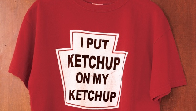 反思严肃：村上春树为何收藏T恤与无用之物？