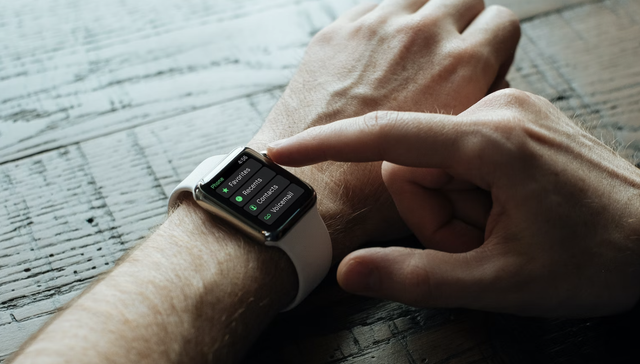 买不到血氧仪就买智能手表和手环？专家：与专业设备仍有差距