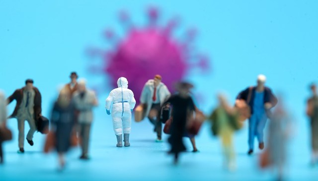 我们在防控一线：抗疫三年，压力在下沉｜年终特稿