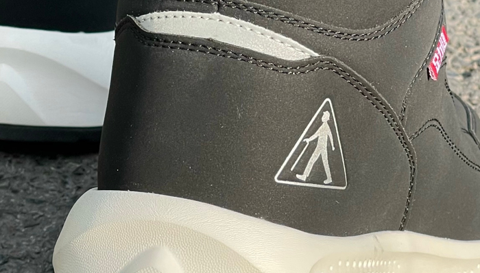 足力健,直播带货,品牌营销,银发经济,