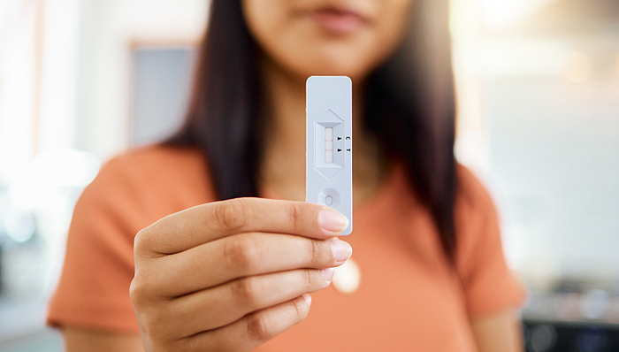 新冠疫情险这一年：两度火热又接连下架，理赔争议下路向何方？