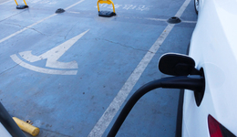 特斯拉估值泡沫破滅，韓國(guó)散戶們的心在滴血