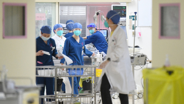 北京、上海医疗机构发布新冠最新基层诊疗方案，强调分级诊疗重视高危人群