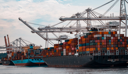 出海商家“渡劫”2022：有人千万资金被冻结，有人库存堆成山