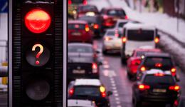 白酒主板上市传闻“亮红灯”，同日个股上涨火力全开，真相如何？