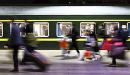 【圖集】各地春運今日開啟，40天客流總量或?qū)⒊?0億人次