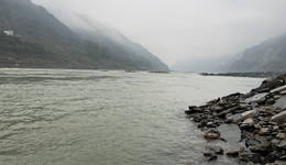 【专访】袁凌：喝着汉江水写汉江，非虚构不是心灵膏药