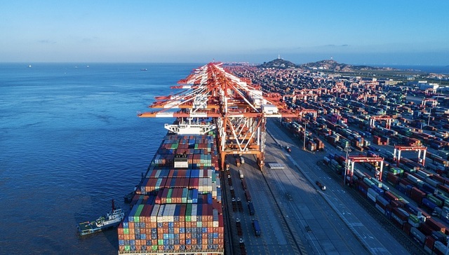 全球前5大集运巨头掌控64%运力，宁可拼价格保运量