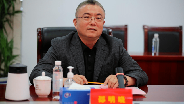 龙湖邵明晓退居二线，地产航道总经理张旭忠升任执董