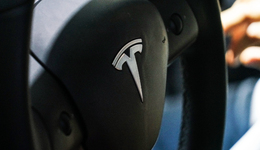 特斯拉再當(dāng)“卷王”，陶琳否認(rèn)賣不動(dòng)才降價(jià)