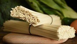 七成中小股东反对，克明食品跨界养猪，还能讲出新的故事吗？