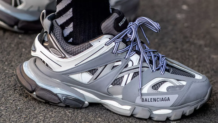 为耐克和巴黎世家球鞋代工的九兴控股生意不理想，可能揭示了这些问题