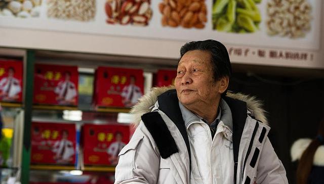 “中国第一商贩”傻子瓜子创始人年广九逝世，从全家要饭到成为私营经济代表人物