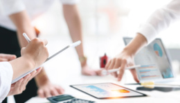 上海市總工會(huì)：“乙類乙管”后抓緊出臺(tái)感染者勞動(dòng)用工指引方案 ｜ 上海兩會(huì)