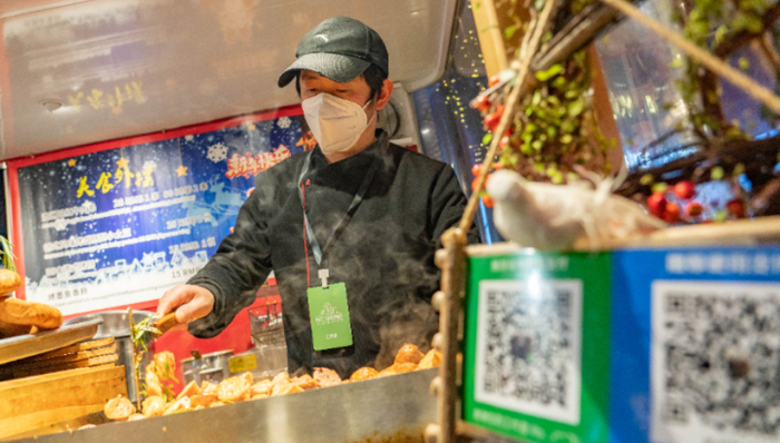 上海，地摊经济，两会，消费,夜市,早市,跳蚤市场,人大代表