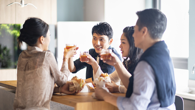 职场人社交行为报告：“咖啡社交”受追捧，不发语音成为基本礼仪