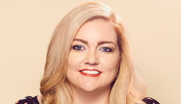 一年卖出1430万册，科琳·胡佛成为2022年欧美最畅销作家｜文化周报