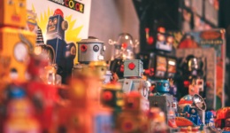 编辑部聊天室 | 人为何收藏没用的东西？