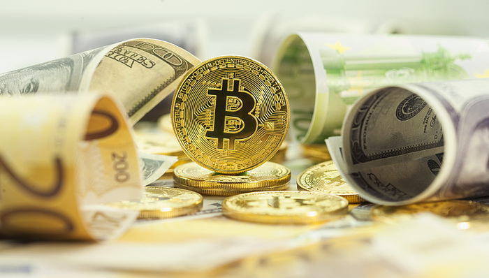 比特币突破21000美元，加密货币总市值重回万亿美元