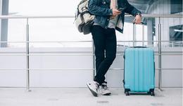 2萬包機(jī)票3天售罄，酒店被訂光，商家練中文盼出境游客涌入