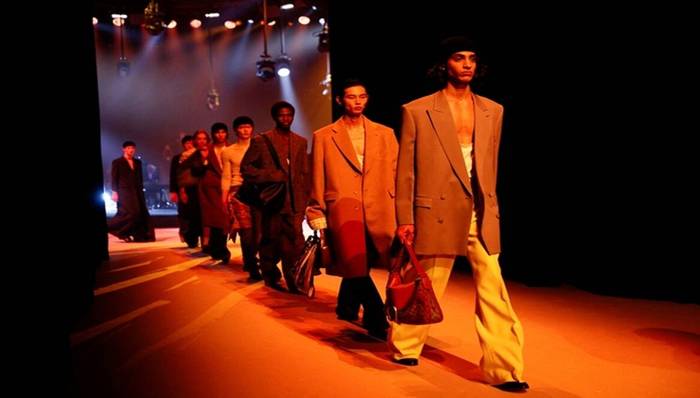 古驰更新风格：华丽复古文艺范儿转向简洁风