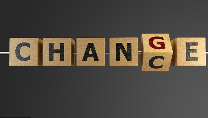 港交所管理层变更：委任陈翊庭为联席营运总监，伍洁旋为上市主管