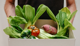 “附近”小店找到“遠(yuǎn)方”，靠的是“本地”二字