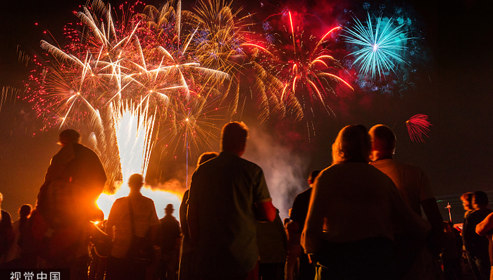 买加特林烟花都要配货，但烟花工厂的仓库也空了