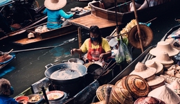 泰國雖香但太貴：北京飛曼谷僅有一個直飛航班，且高達7000元，更多人奔赴三亞