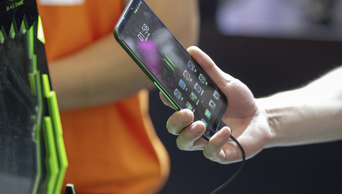 电厂丨黑鲨手机崩溃始末：游戏手机消亡史