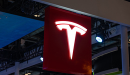 特斯拉自动驾驶视频被指造假，降价后超半数分析师下调盈利预期