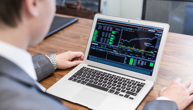 业绩红黑榜 | 芒果超媒净利润同比下降超10%，风华高科业绩低于预期