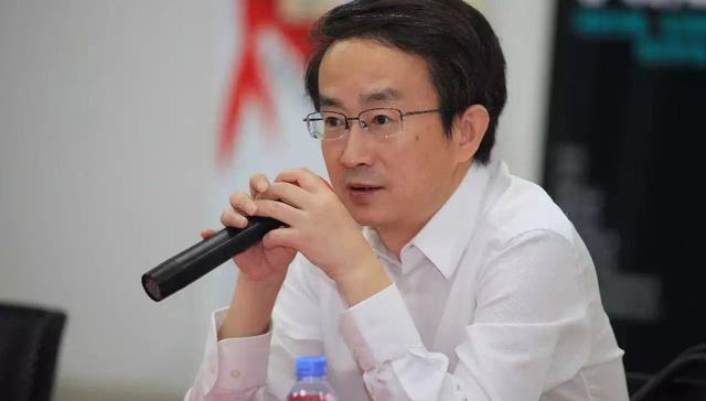 新城20年老将梁志诚辞任总裁，“二代”王晓松顶上