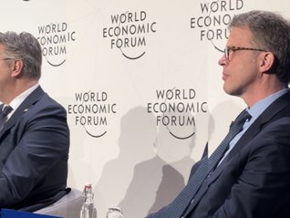 达沃斯现场 | 德意志银行CEO答界面新闻：中国重新开放将利好全球经济