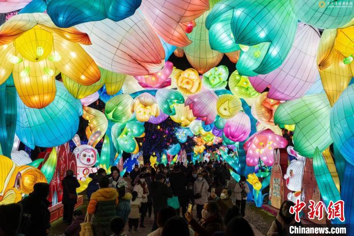 (新春走基层)到博物馆过“文化年”“新国潮”添“新年味”