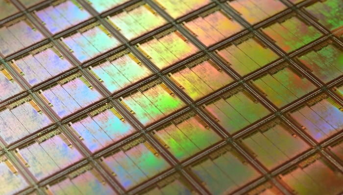 英特尔四季度营收、利润均下滑，盘后股价大跌9.7%