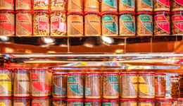 返工年輕人的行李箱，裝滿了“土味”