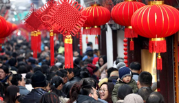 報(bào)復(fù)性出游和排隊(duì)的網(wǎng)紅餐廳：春節(jié)消費(fèi)“開門紅”